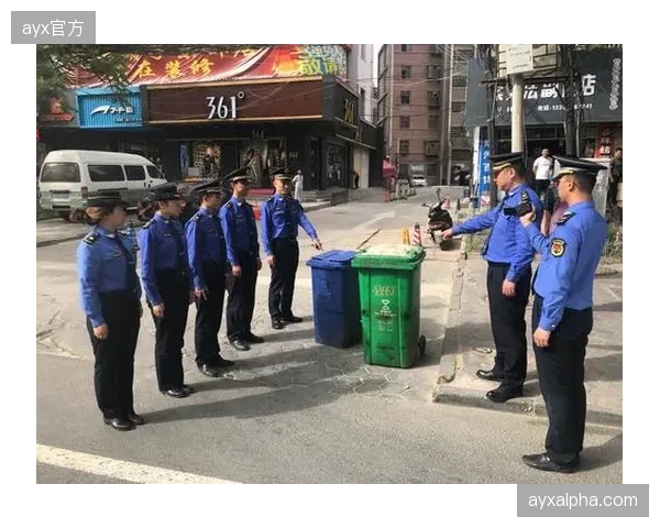 马拉松赛道的白色垃圾链条还要拖垮多少城市环卫系统？